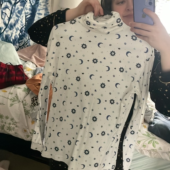 VINTAGE celestial turtleneck - Picture 4 of 4